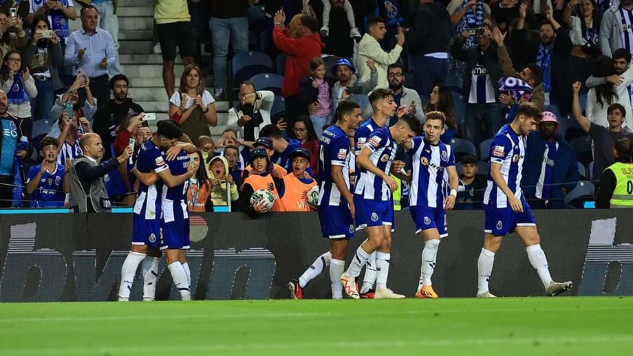 Golo de Eustáquio nos descontos dá vitória ao FC Porto