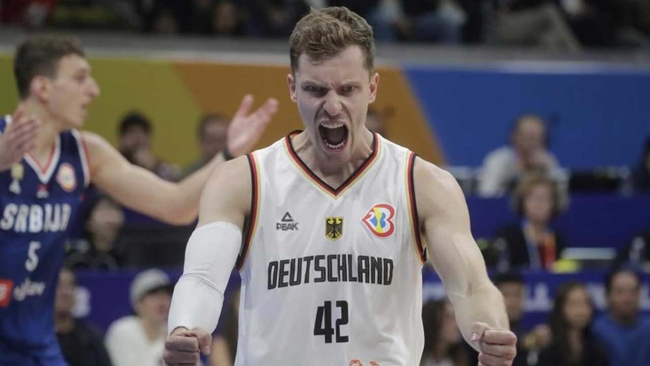 Herói alemão no Mundial atira-se à NBA: «Podem intitular-se do que quiserem que os campeões somos nós»