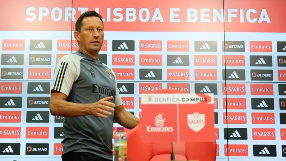 Schmidt e a dupla Di María-Neres no onze do Benfica: «Depende de como a equipa quer encarar o jogo»