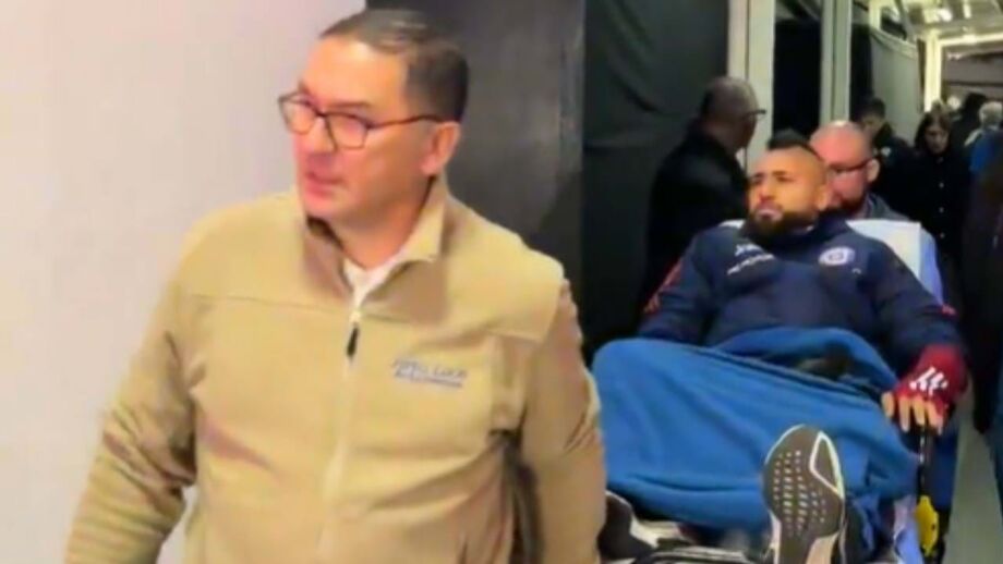 Médio chileno, de 36 anos, não volta a jogar este ano