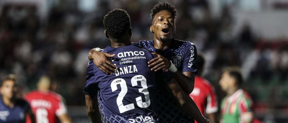 A crónica do E. Amadora-Sp. Braga, 2-4: carrossel minhoto lá deu duas voltas
