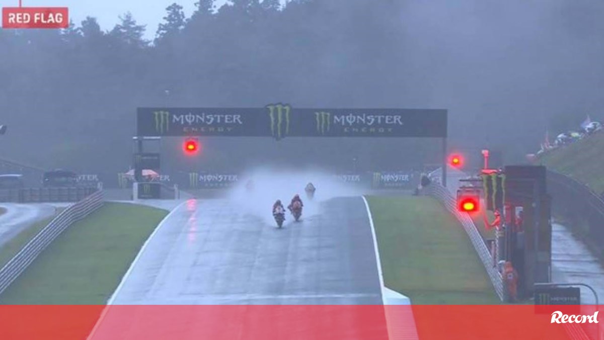 Dramatic Rain-Soaked Race Ends in Early Suspensions: Miguel Oliveira’s Gear Malfunction Forces Untimely Retirement