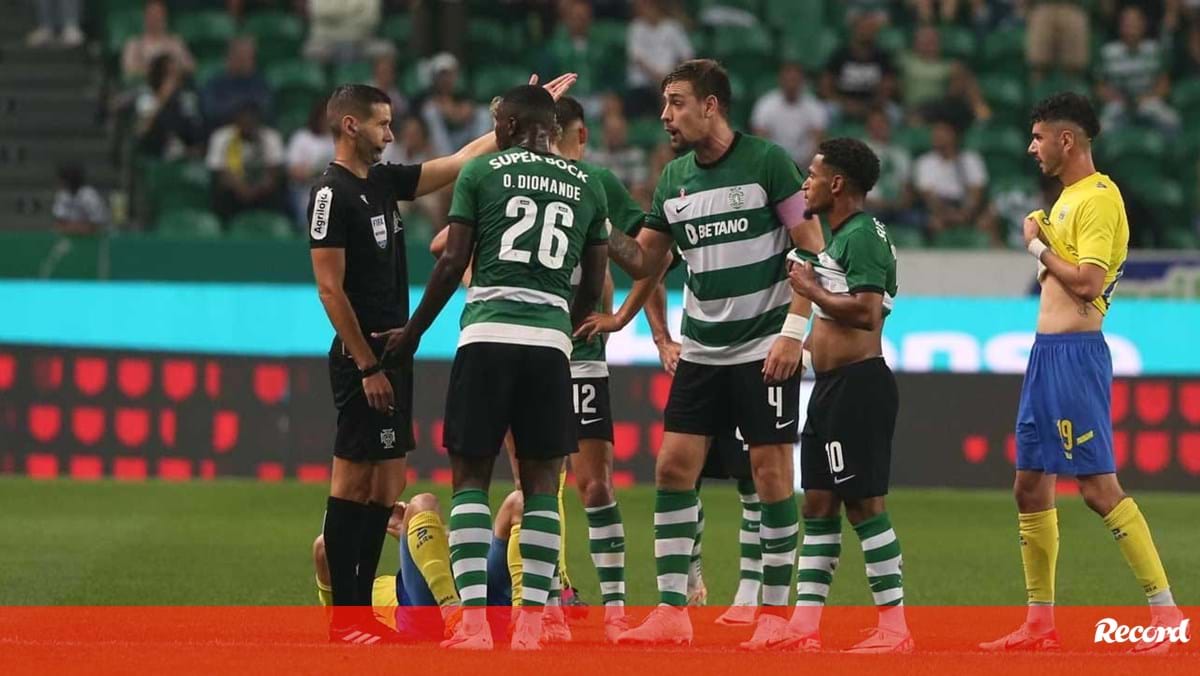 Sporting vence o Arouca em Alvalade em jogo com duas expulsões