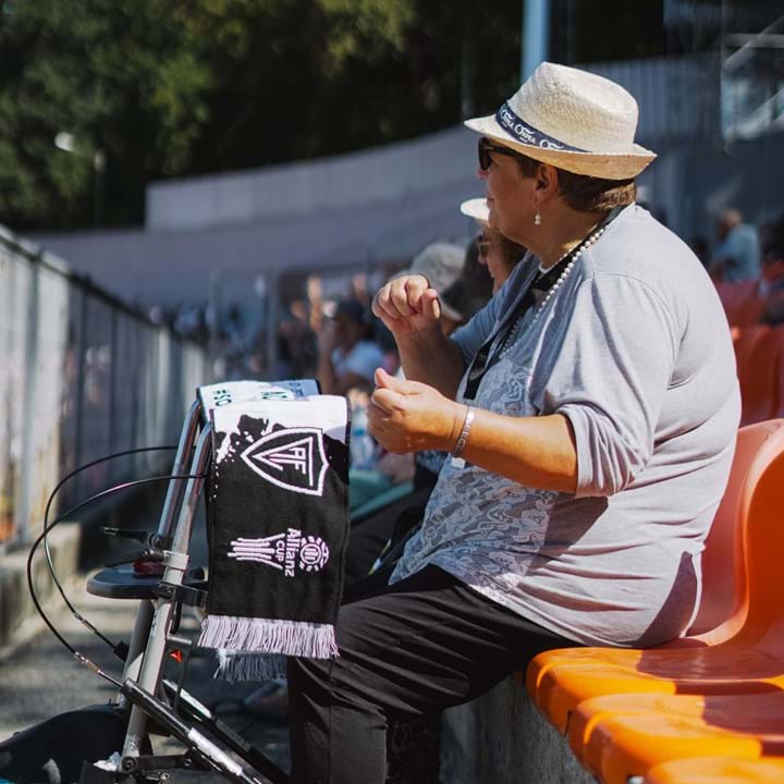 Centena De Idosos De Lares De Viseu Apoiaram Ac. Viseu No Estádio Do ...