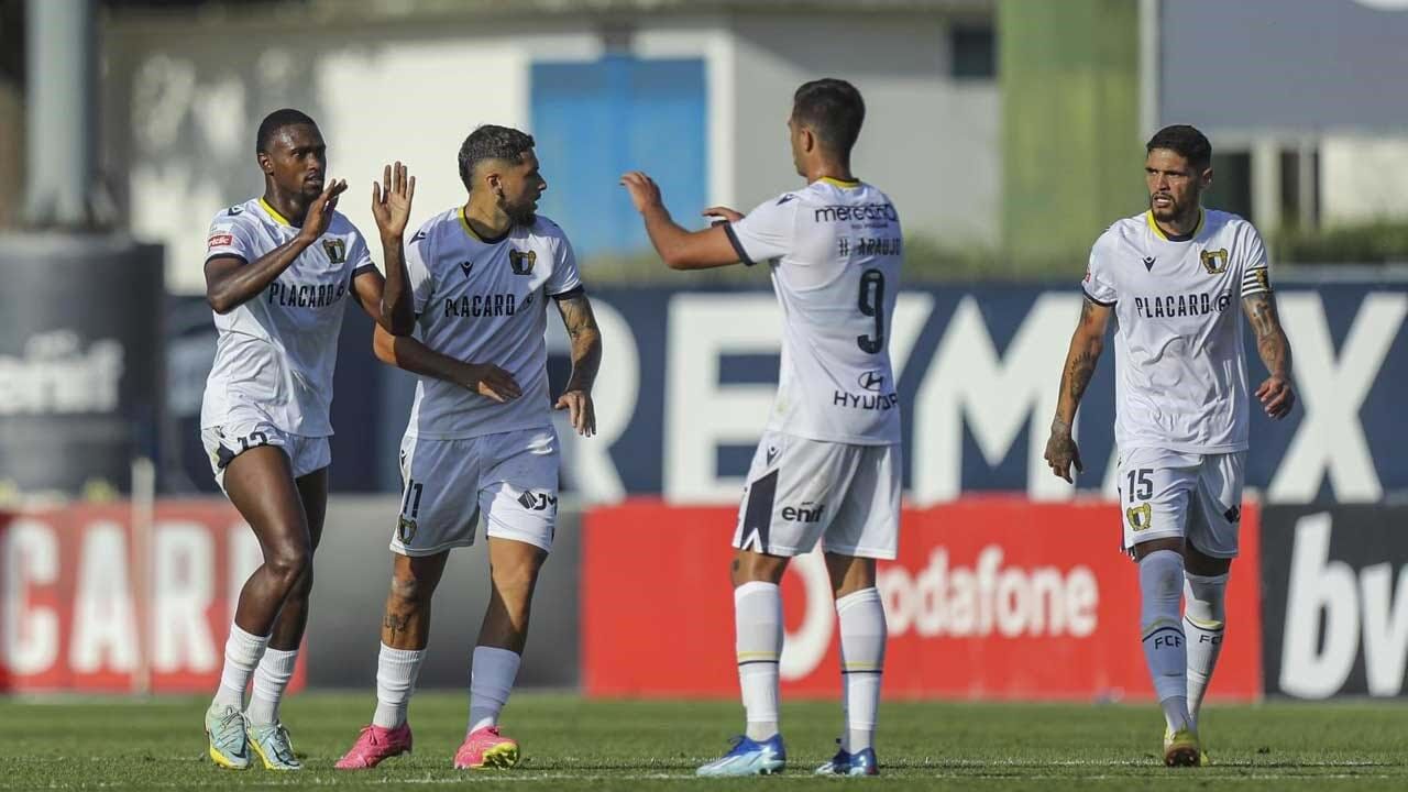 Hajduk Split-V. Guimarães, 3-1: eliminatória a fugir com tiros nos pés - V.  Guimarães - Jornal Record