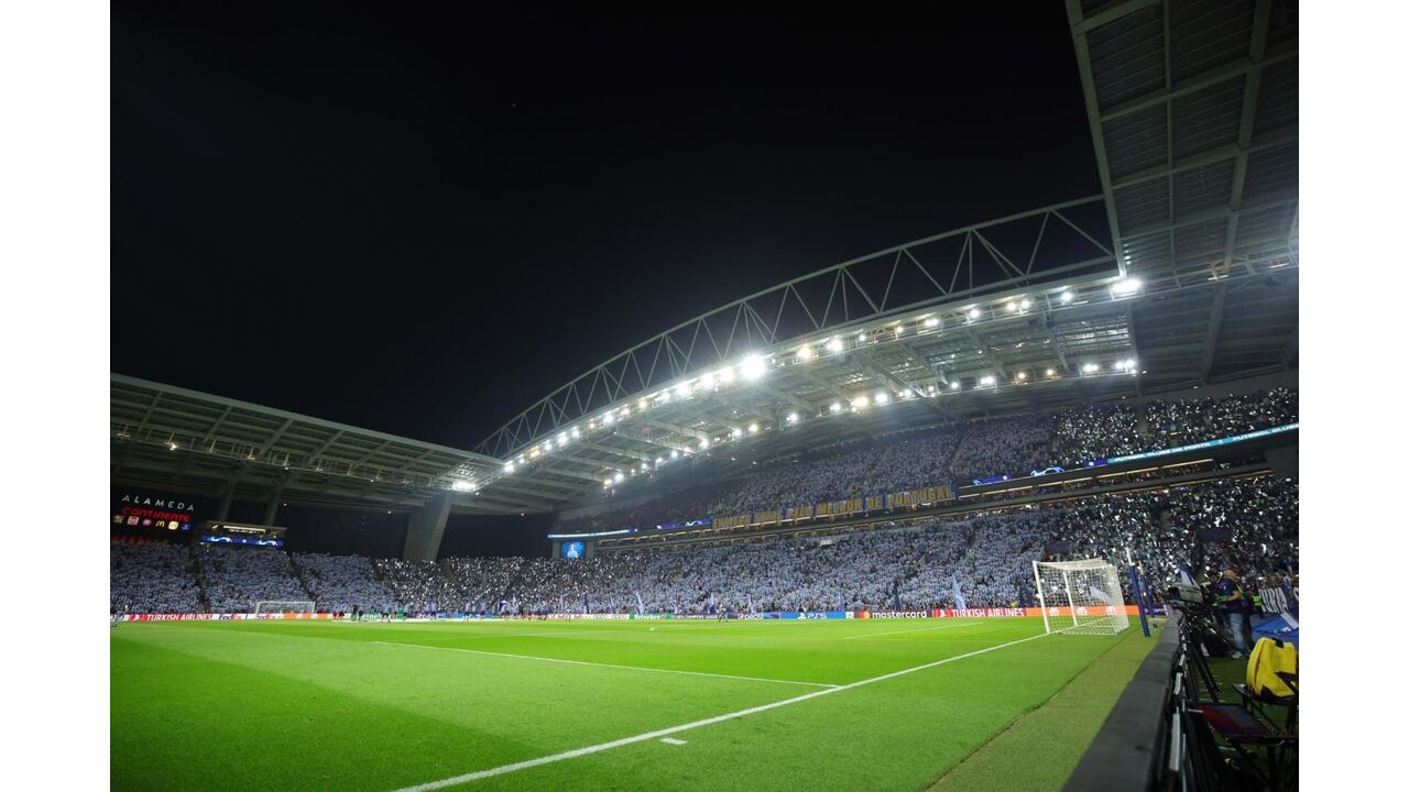 Estádio do Dragão interditado por dois jogos - SIC Notícias