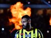 5. Karim Benzema (Al Ittihad, Arábia Saudita) - Ganhos em campo: 95 milhões de euros; Ganhos fora de campo: 6 milhões de euros. Total: 101 milhões de euros.