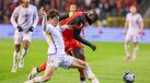 Belgas apoiam suecos no interior do Estádio Rei Balduíno