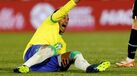 Momento que arrepia os brasileiros: Neymar lesiona-se no joelho e sai de maca