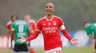De calcanhar... com um túnel: João Mário fez assim o 1.º do Benfica nos Açores