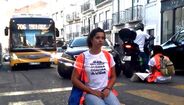 Ativistas bloqueiam rua de São Bento em Lisboa. Há três detidos 