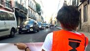 Ativistas bloqueiam rua de São Bento em Lisboa. Há três detidos 