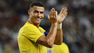 1. Cristiano Ronaldo (Al Nassr, Arábia Saudita) - Ganhos em campo: 190 milhões de euros; Ganhos fora de campo: 57 milhões de euros. Total: 247 milhões de euros.