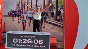 Rosa Mota bate recorde mundial da meia maratona de veteranos em Riga