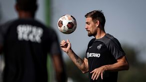 Sporting prossegue 'Operação Atalanta' com capitão Coates no relvado