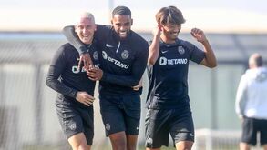 Nuno Santos com novo look e dois jogadores integrados a 100%: as imagens do treino do Sporting