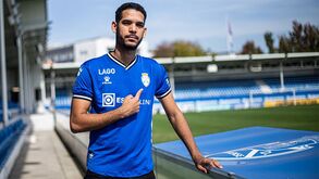 Bruno Silva assina pelo Feirense