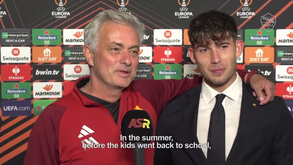Mourinho estreou D'Alessio na Roma e na 'flash interview' teve este gesto que o jovem nunca irá esquecer