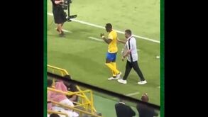Sadio Mané não gostou de ser substituído e Luís Castro comenta: «Tem o direito de ficar chateado»