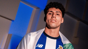 Jorge Sánchez convocado pelo México para os particulares com Gana e Alemanha