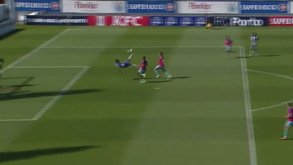 Wendel Silva marca golaço de bicicleta no FC Porto B-Torreense