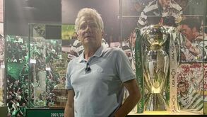 Bölöni já está em Alvalade para o Sporting-Arouca mas primeiro foi ver... as suas taças