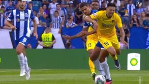 O lance da expulsão de David Carmo no FC Porto-Portimonense