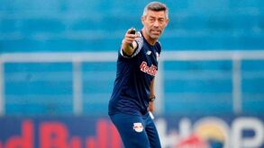 Bragantino de Pedro Caixinha empata e fica mais longe do líder Botafogo