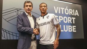 Clinton Udeh reforça V. Guimarães com contrato até 2026