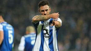 Miguel Layún anuncia fim da carreia e recorda FC Porto