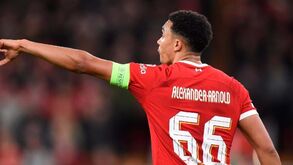 Conhece Brandon Barker? Ninguém sabe quem é mas Alexander-Arnold não o esquece