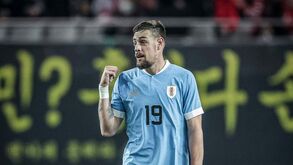 Até já ao Uruguai: Coates encostado mereceu chamada