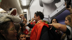 Ambiente de grande festa na chegada da Seleção de râguebi: as melhores imagens