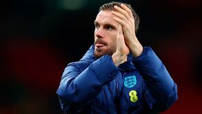 Inglaterra-Austrália: Capitão Jordan Henderson assobiado em pleno Wembley