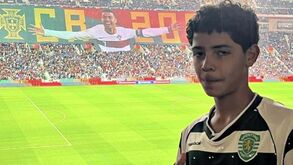 Cristianinho aparece com camisola do Sporting no Estádio do Dragão e leões reagem