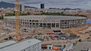 Assim está Camp Nou: terceiro anel já desapareceu mas estão a chegar novidades