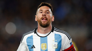Messi treina mas é dúvida na Argentina para o jogo com o Peru