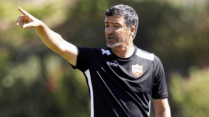 Hélio Sousa a caminho do Qatar