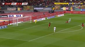 Gyökeres arrancou desde o meio-campo, 'sentou' Vertonghen e fez golaço no Bélgica-Suécia