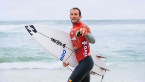 Frederico Morais garante regresso ao circuito mundial de Surf