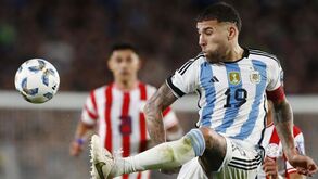 Otamendi e David Neres em contrarrelógio