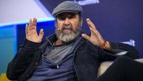 Cantona deixa mensagem de apoio à Palestina e fala na 