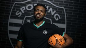 Sporting confirma chegada de poste norte-americano