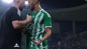 Clima tenso na Argélia: selecionador agarrou Benrahma pelos colarinhos