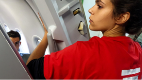 Ativista cola-se a avião da TAP que partia de Lisboa rumo ao Porto