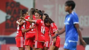 Benfica volta a golear Apollon e garante fase de grupos da Liga dos Campeões