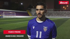 O jogador do Olivais e Moscavide que esteve para ser pai no dia do jogo com o Sporting: «Graças a Deus, o nascimento antecipou-se…»