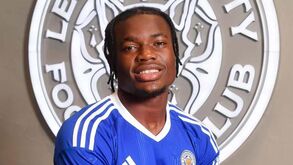 Fatawu estreia-se a marcar pelo Leicester na vitória frente ao Swansea