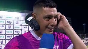 «Inesquecível»: Cardozo reage assim após lhe mostrarem um cântico dos tempos do Benfica