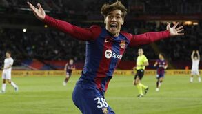 Xavi rendido a Marc Guiu: «Está cheio de vontade, a dizer ‘aposta em mim e vais ver’»